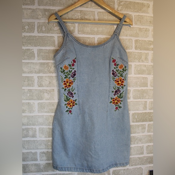Jean embroidered mini dress - Picture 2 of 6